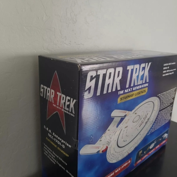 2014 Star Trek Next Generation Enterprise NCC-1701-D "All Good Things"  NIB - Picture 4 of 16